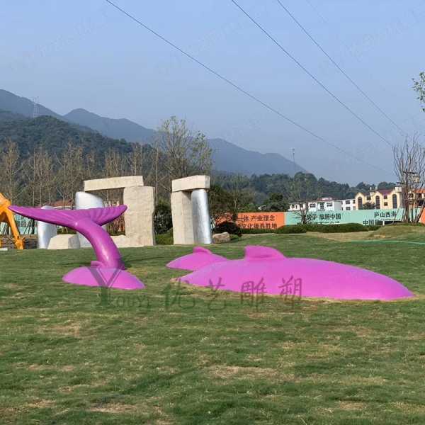 雕塑在應(yīng)用的時候都有哪些不同表現(xiàn)形式呢？